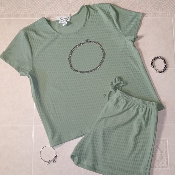 Capella Apparel Tops - NWOT Top and shorts set